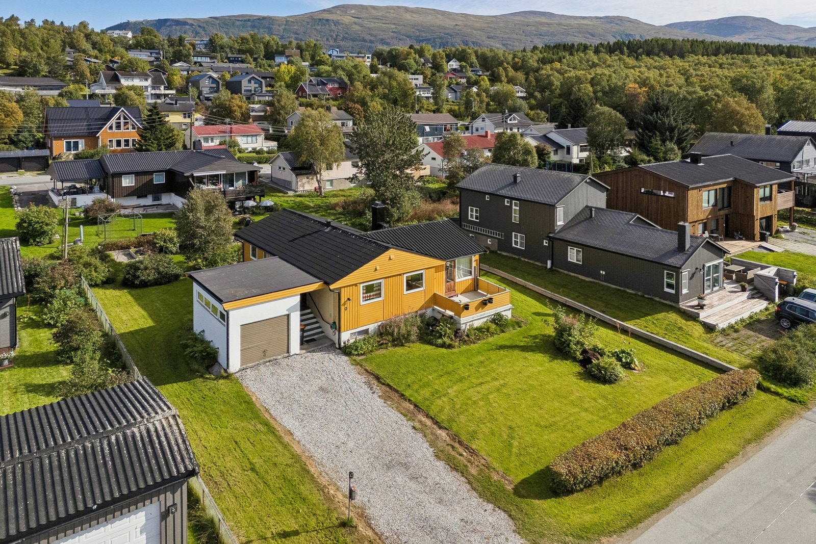 Eiendommen ligger i et etablert og rolig nabolag på Fagereng. Galleribilde