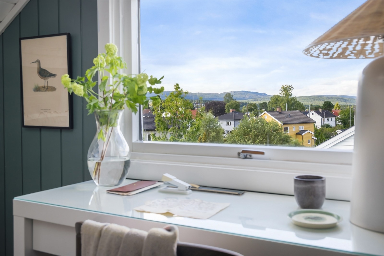 Rommet har nydelig utsikt mot Maridalsalpene Galleribilde