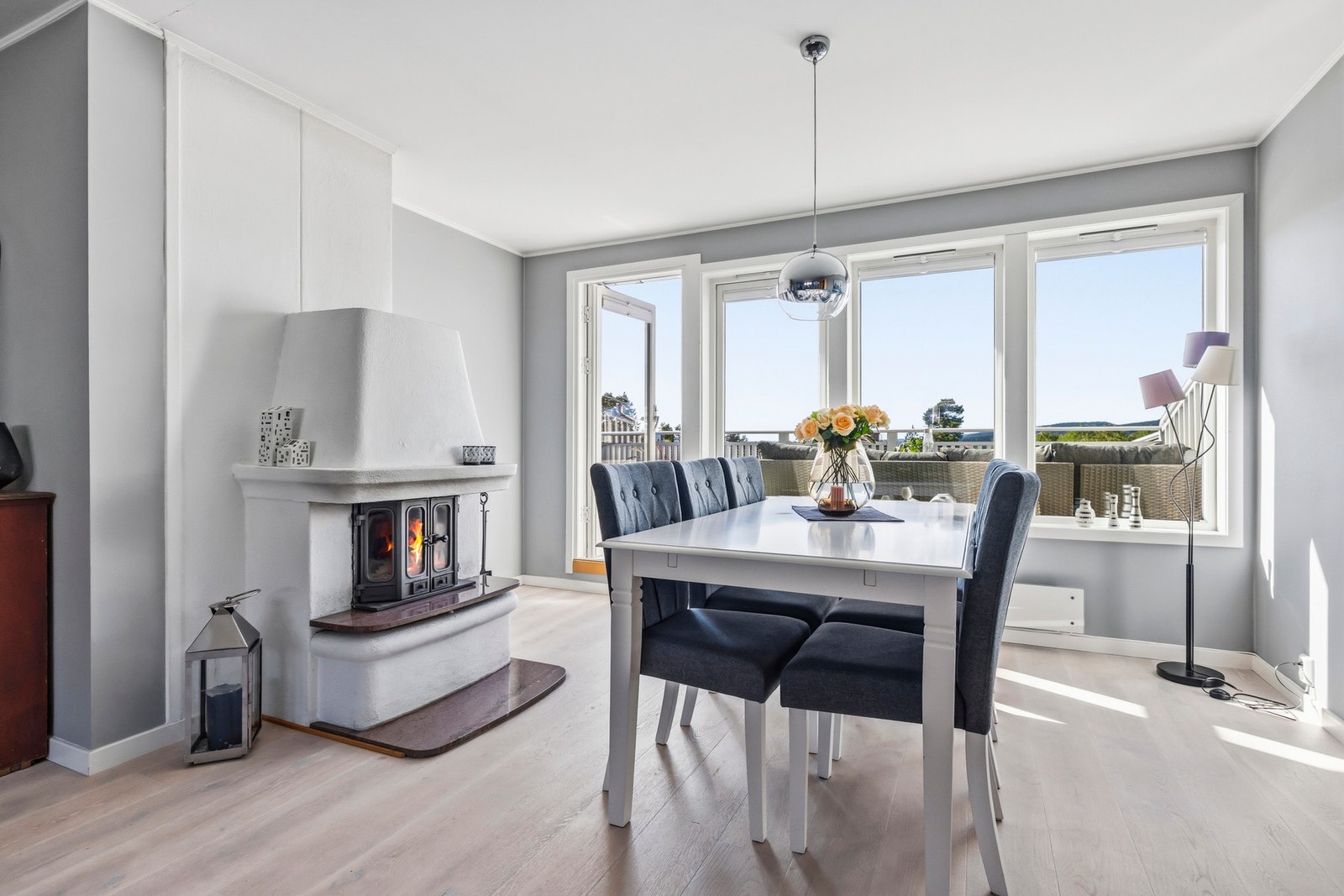 Velkommen til Trygve Nilsens vei 26C - Et innholdsrikt og familievennlig rekkehus over to plan på Ellingsrud! Galleribilde