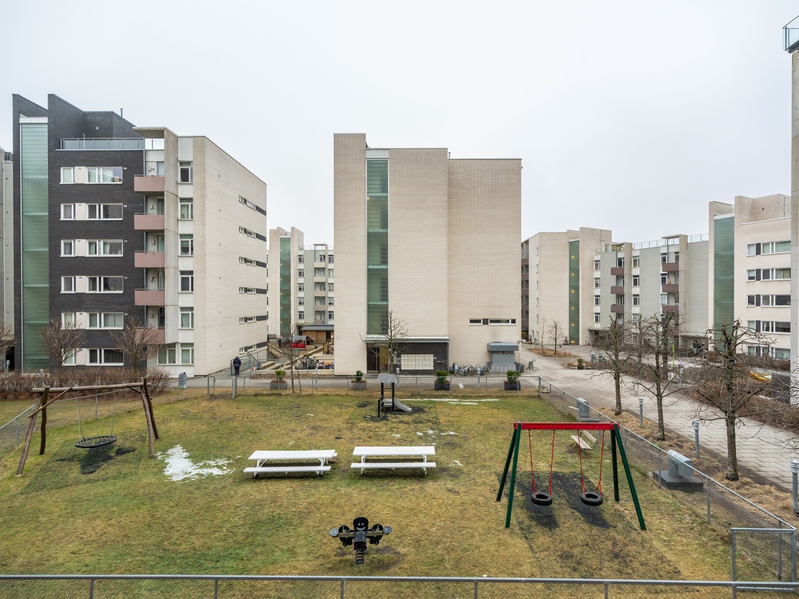 Fasade og inngangsparti for Gunnar Schjelderups vei 11 P. Galleribilde