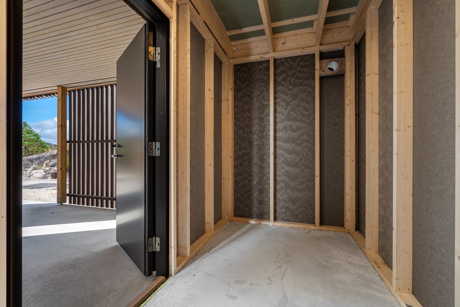 6 kvm. bod i tilknytting til carporten. Galleribilde