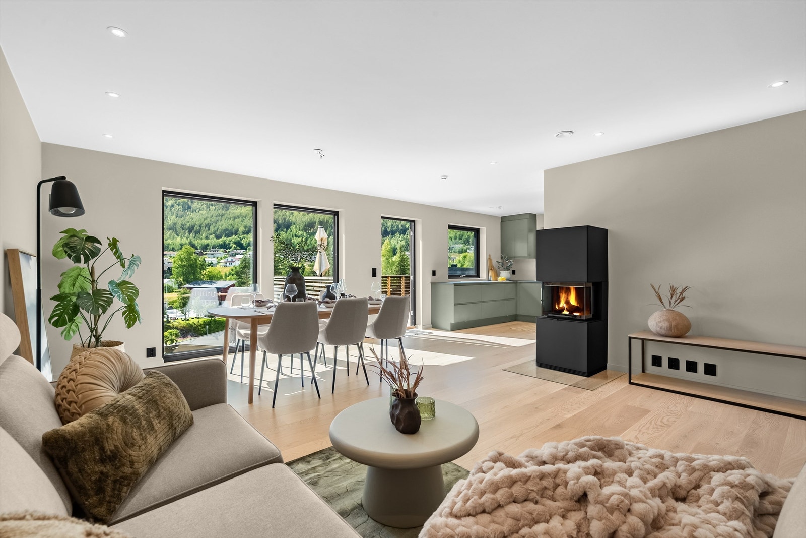 Peis i stuen gir både varme og hygge Galleribilde