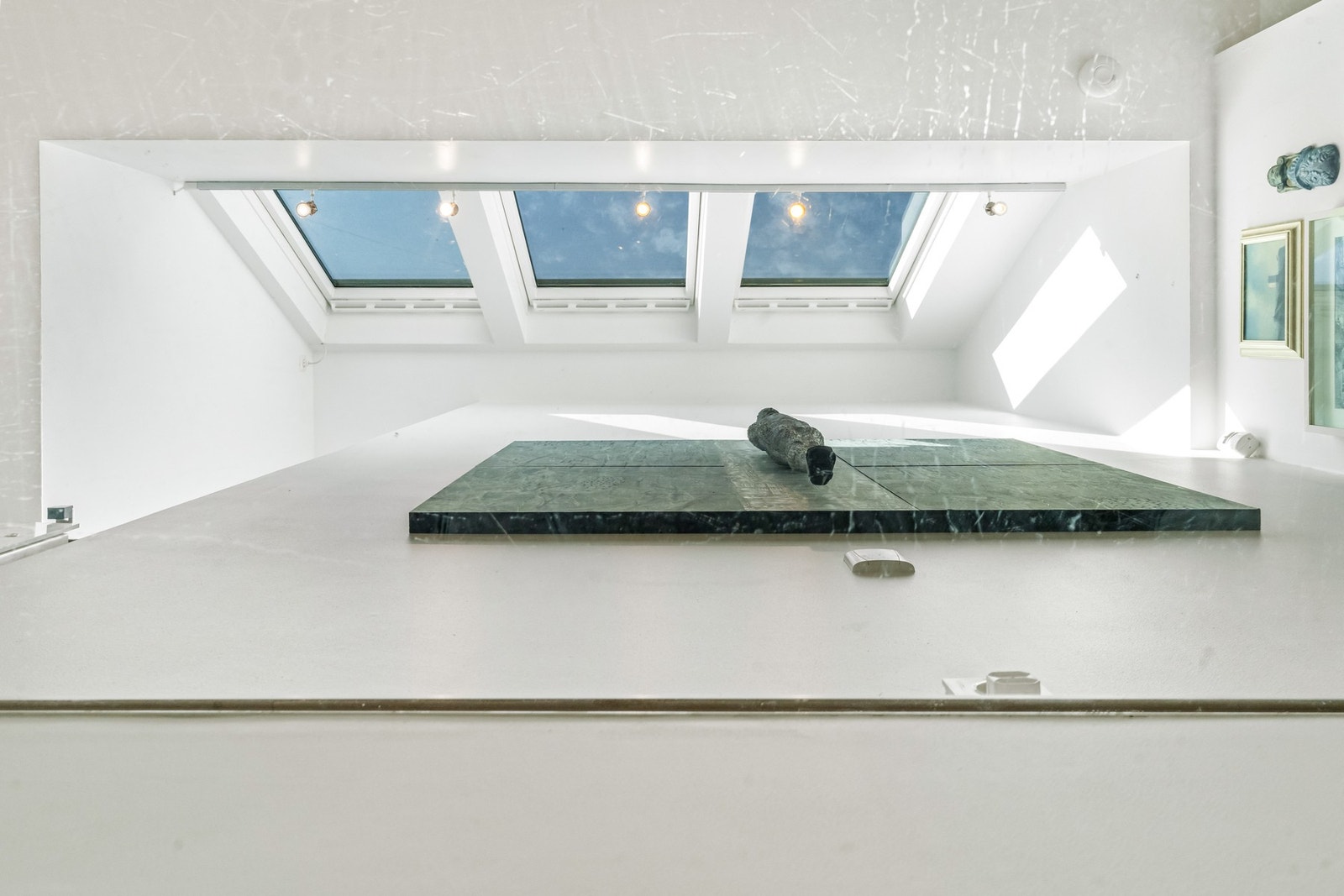 Lys fra oven. Galleribilde