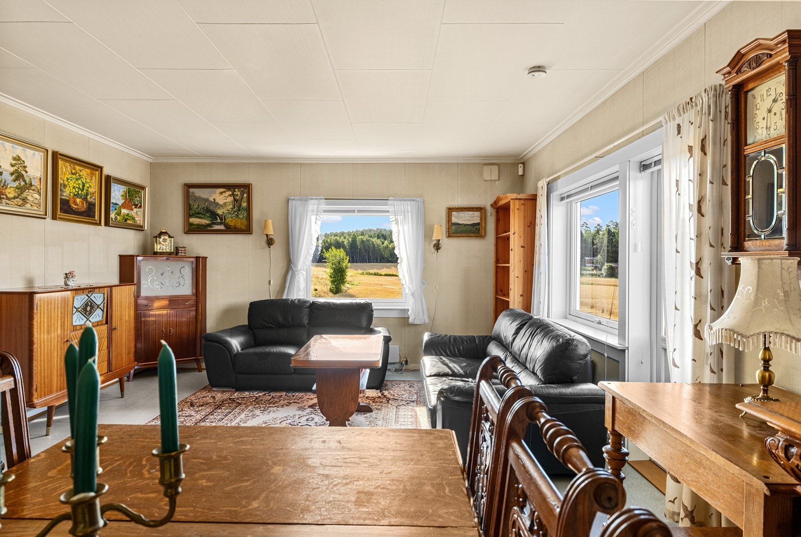 Fra stuen er det utgang til en veranda på 29 m². Galleribilde