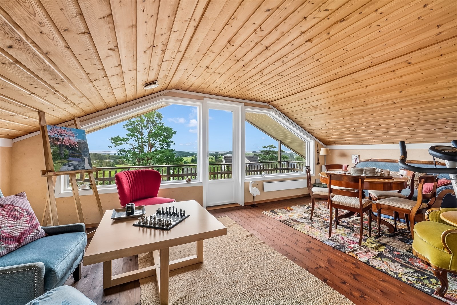 Utgang til en luftebalkong fra loftstua. Galleribilde