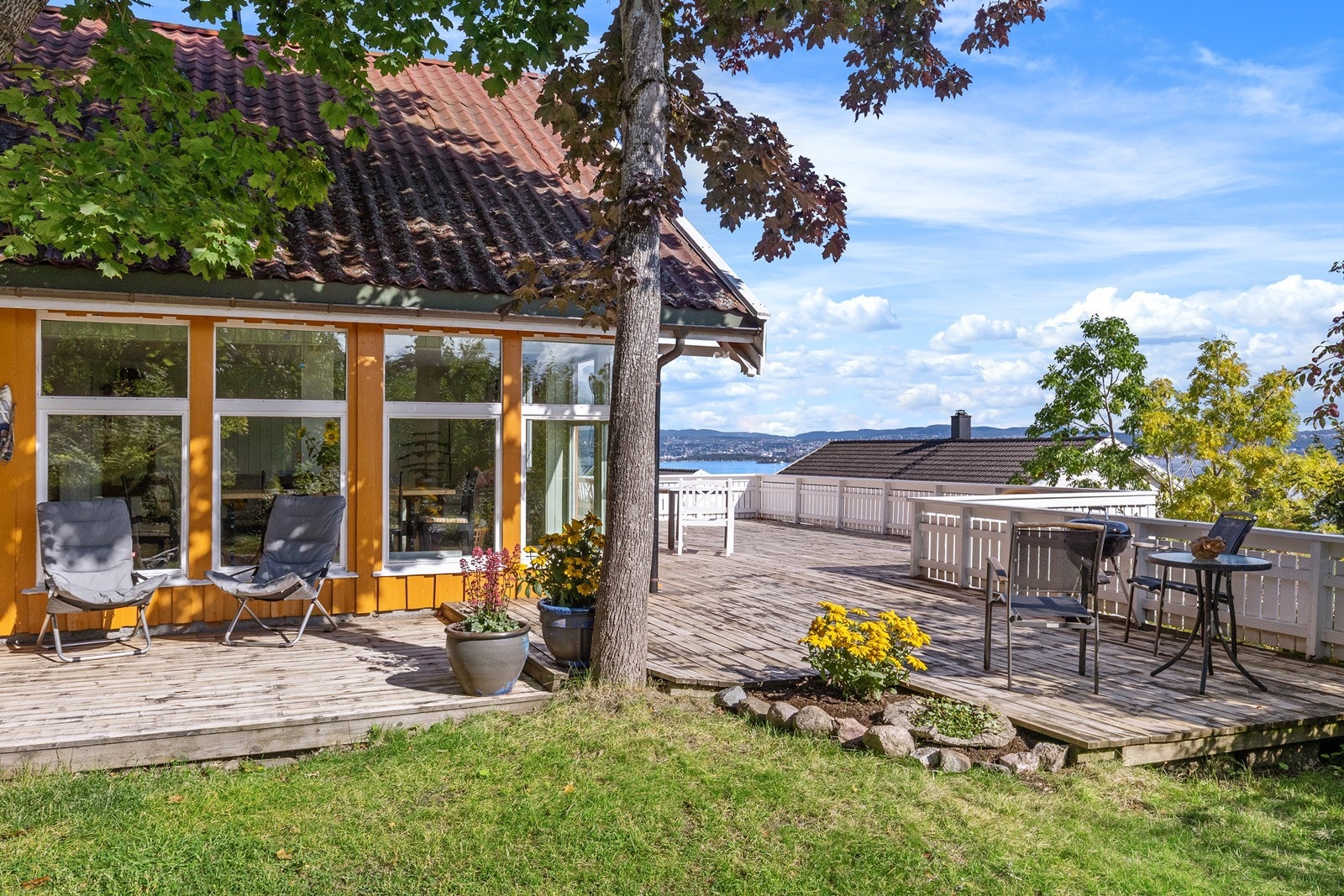 Treterrassen har behov for jevnlig vedlikehold for å opprettholde funksjonaliteten. Galleribilde