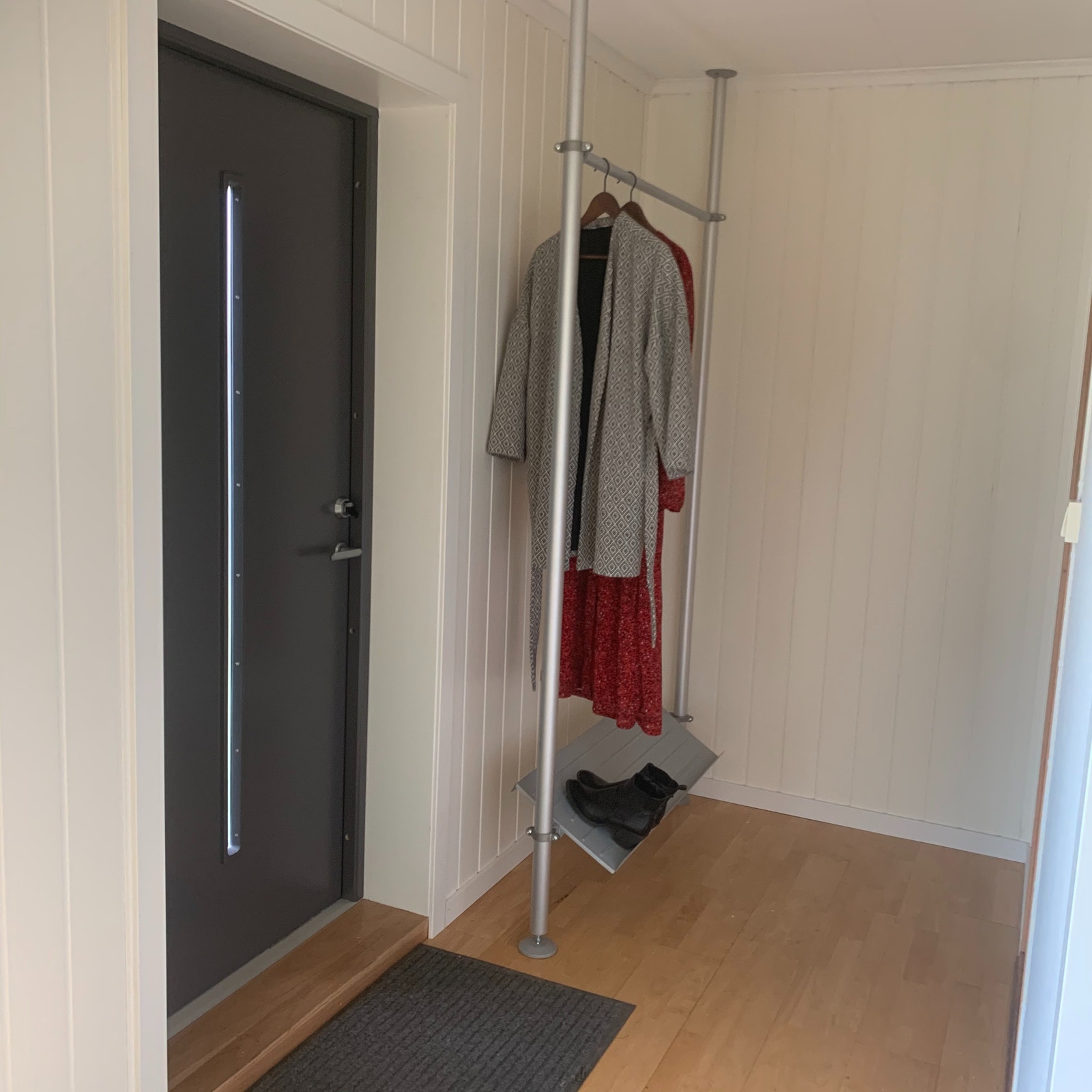 Lys og praktisk entré Galleribilde