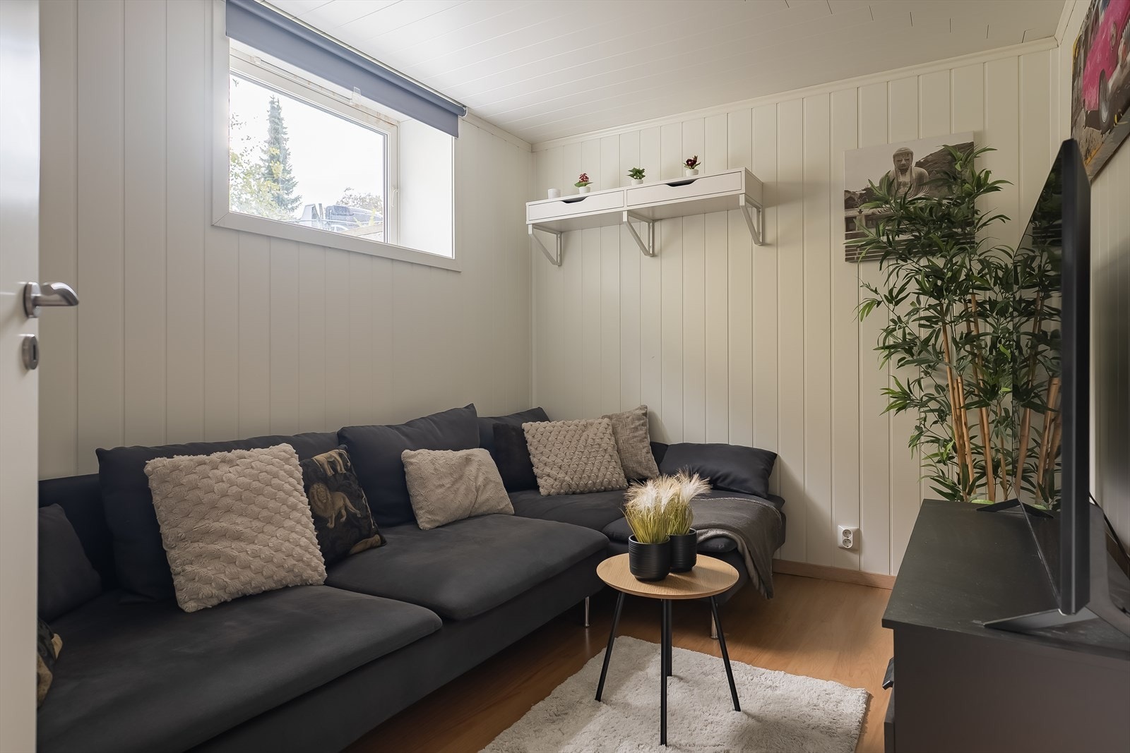 Det andre soverommet i sokkelen er 8,1 m². Galleribilde