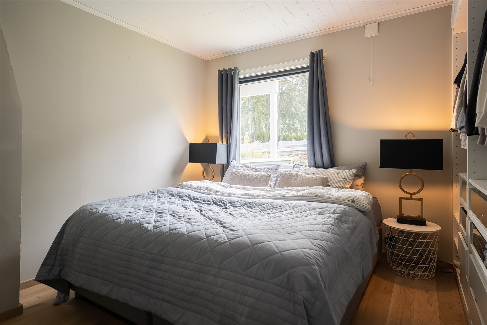 Soverommet har gode møbleringsmuligheter og en praktisk utforming. Galleribilde