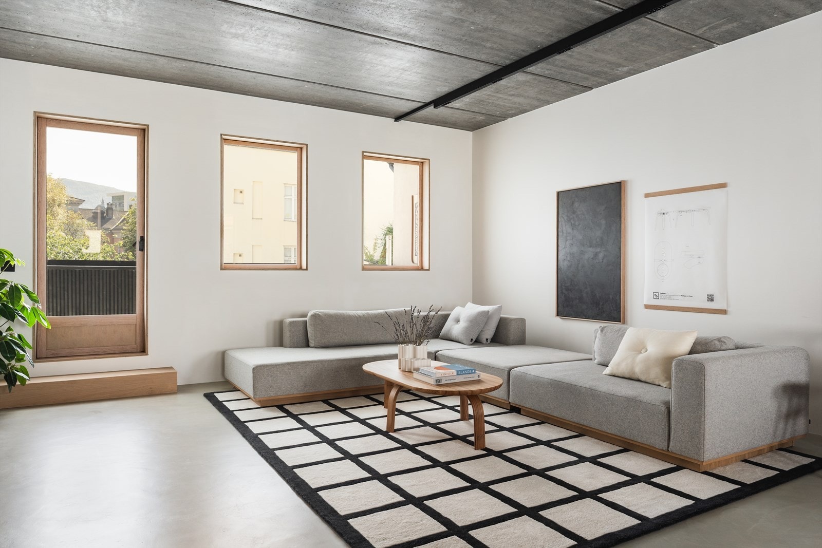 Vinduer er kledd i eik med foringer i kryssfiner eik. Galleribilde
