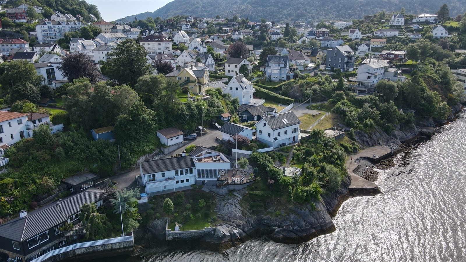 - For den aktive ligger Bergen klatresenter innen 4 minutters gange og Energi treningssenter innen 9 minutter - Galleribilde