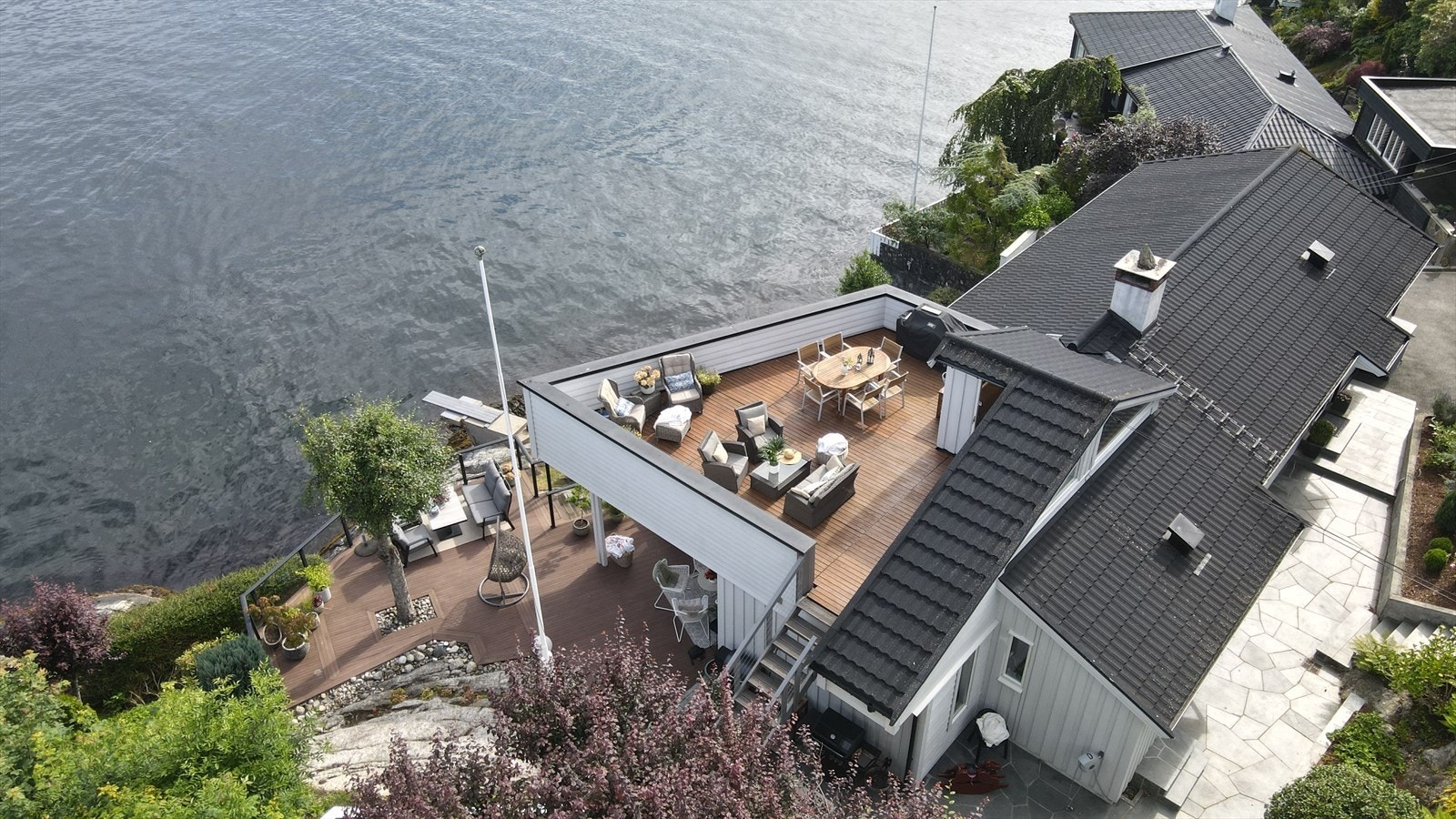 - Boligens taktekking og renner/nedløp er nytt fra 2008/2009 - Galleribilde