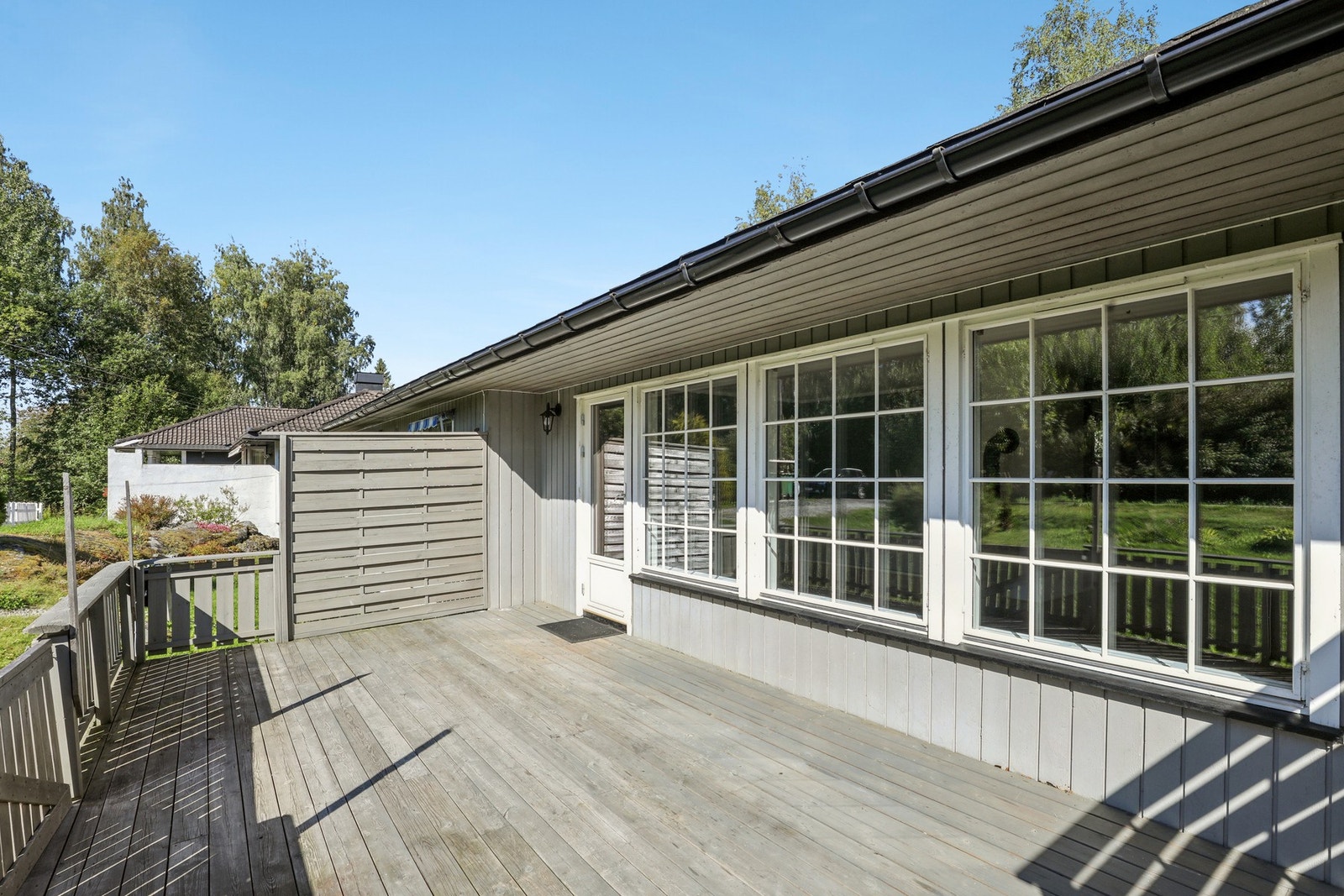 Terrassen er på hele 24kvm! Galleribilde