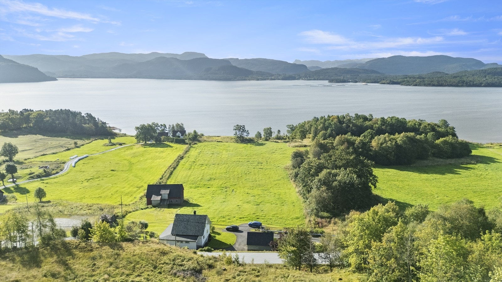 Vid utsikt over landskapet frå eigedomen. Galleribilde