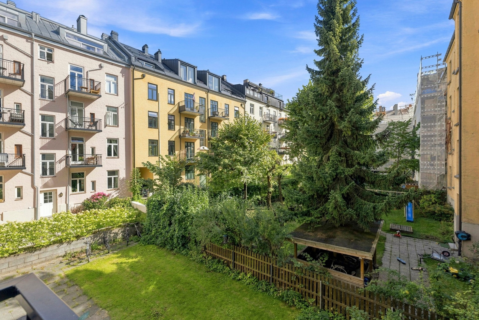 En egen oase midt i byen. Galleribilde