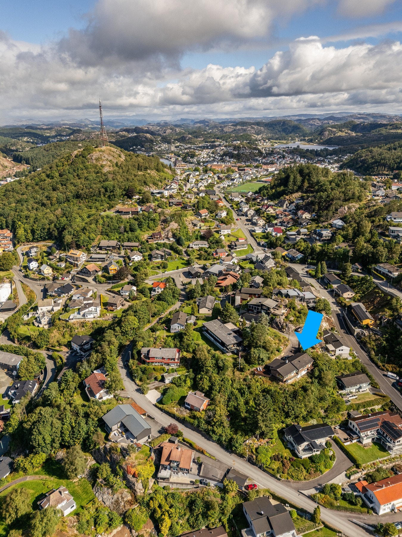 Boligen ligger usjenert til i enden av Furuveien. Galleribilde
