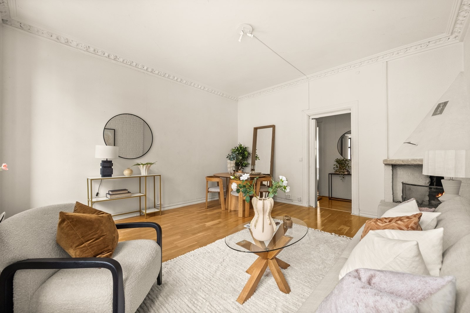 Rommet har en planløsning som oppleves naturlig og gjør det enkelt å møblere. Galleribilde