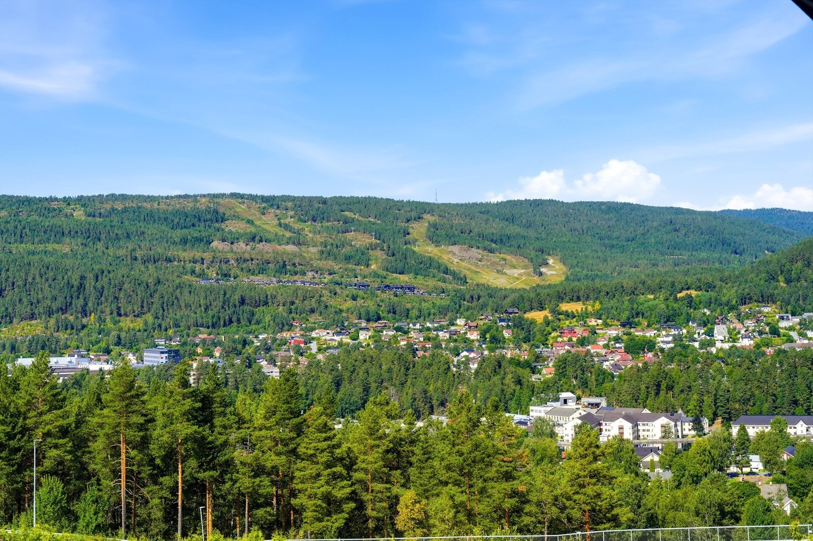 Utsiktsbilde fra eiendommen. Galleribilde