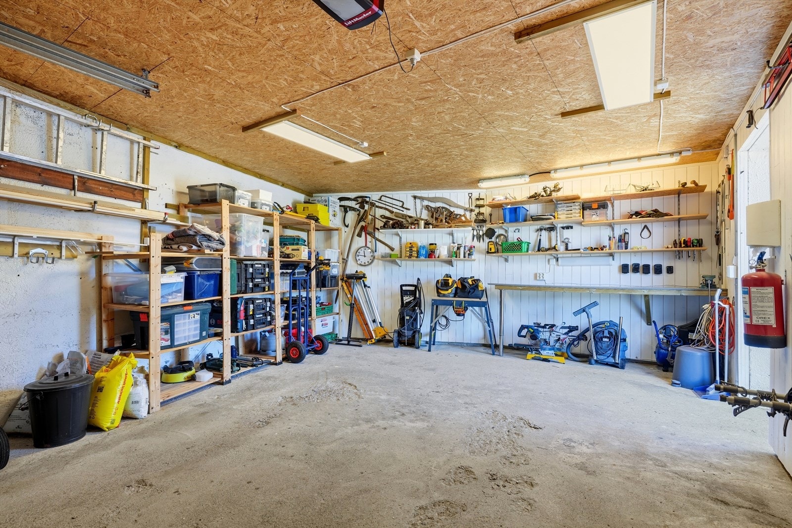 God boltreplass og lagringsplass, for verktøy og andre artikler. Galleribilde
