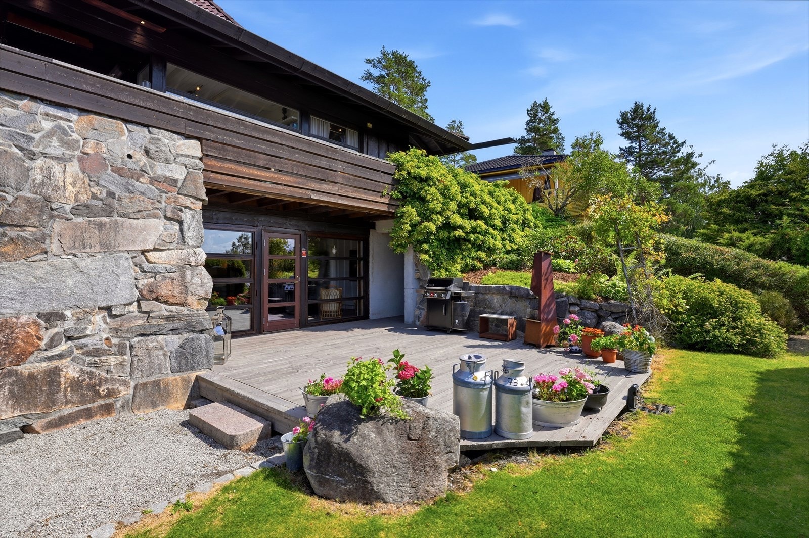 Egen markplatting med inngangsmulighet til ''hybeldelen'' Galleribilde