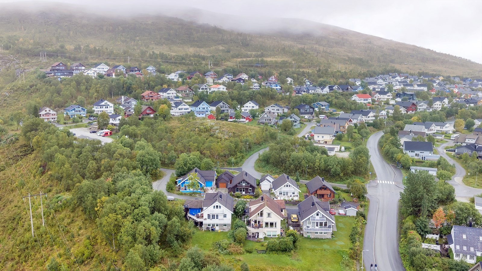 For den turglade er det kort vei til vakre naturområder, med fjell, turstier og lysløype. Galleribilde