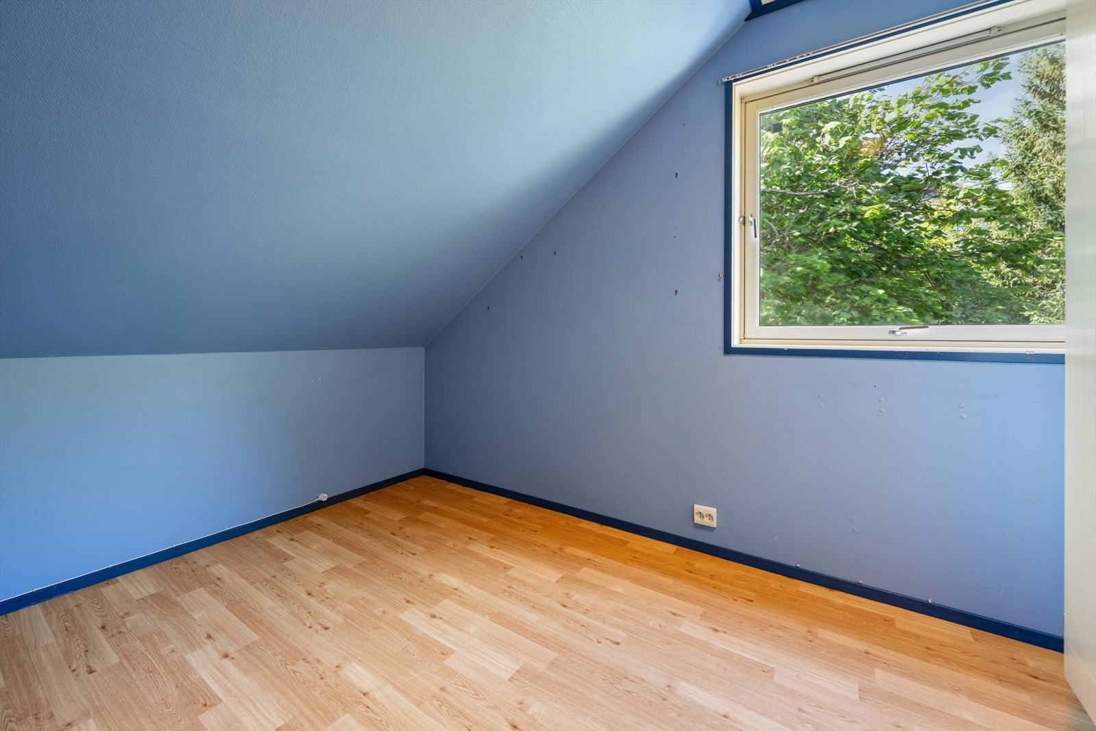 Begge soverommene er av den romslige arten. Galleribilde