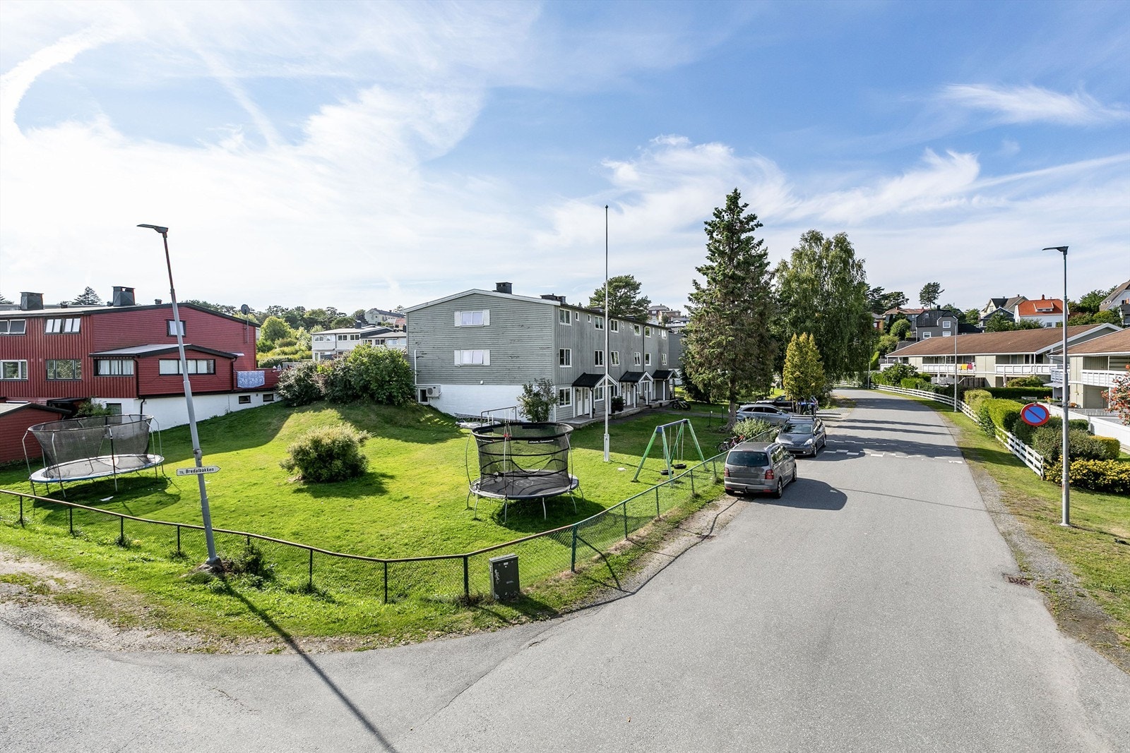 På Ørejordet bor du tilbaketrukket i et utpreget barne- og familievennlig nærmiljø, men likevel sentralt i forhold til bykjernen. Galleribilde