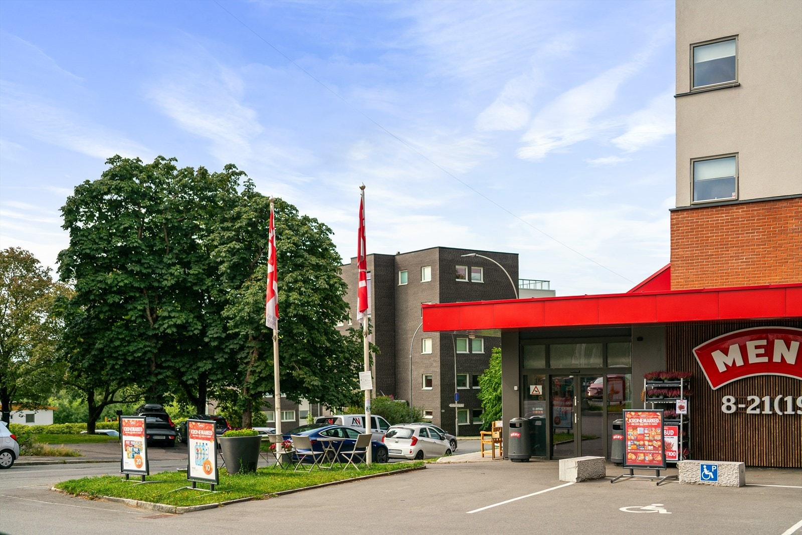 Kun to minutters gange til Meny Kringsjå for en enkel hverdagshandel. Galleribilde
