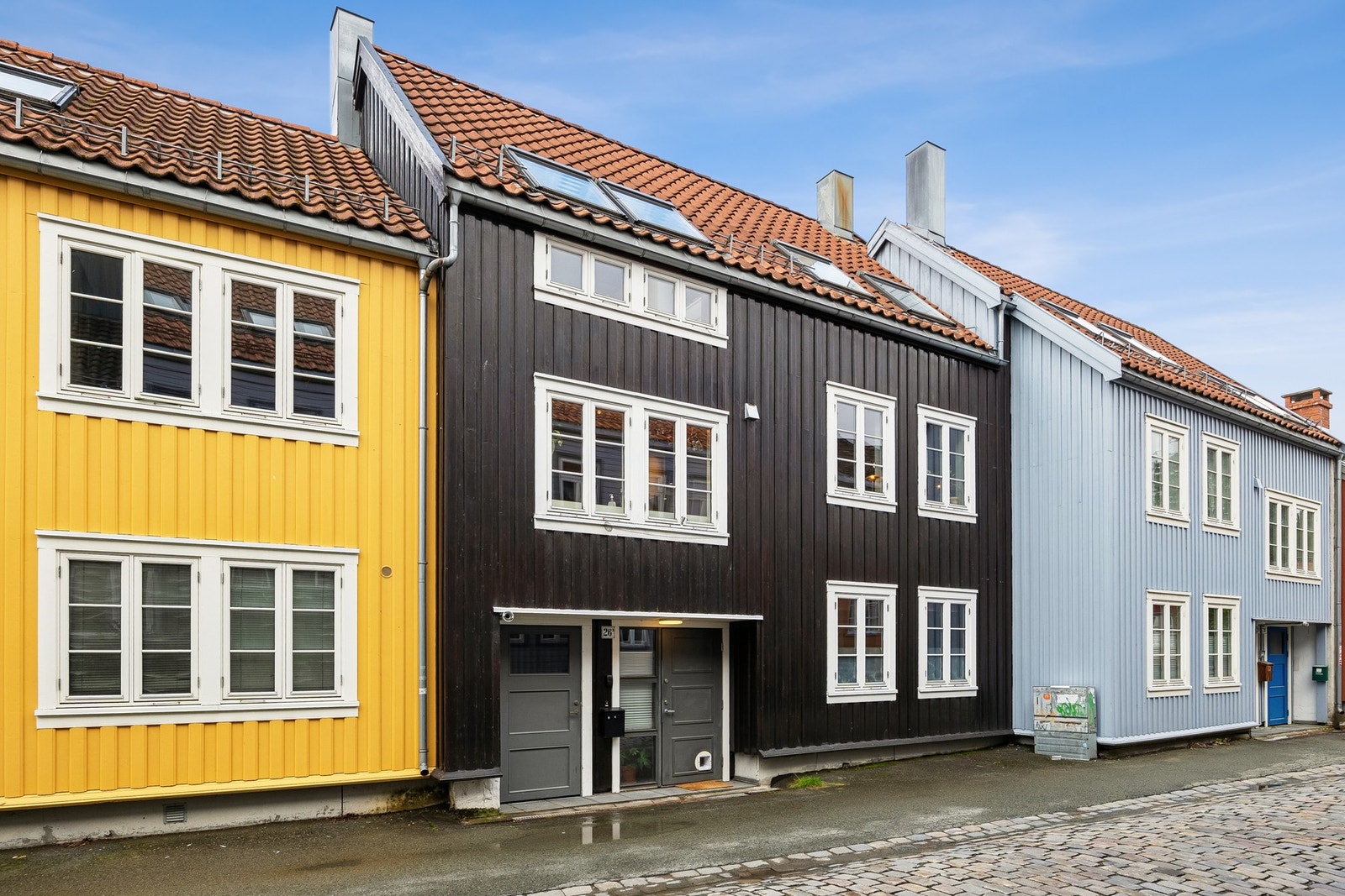 Innholdsrik leilighet over 3 plan med særpreg og flere flotte kvaliteter. En bolig for deg som vil bo urbant, men rolig. Galleribilde