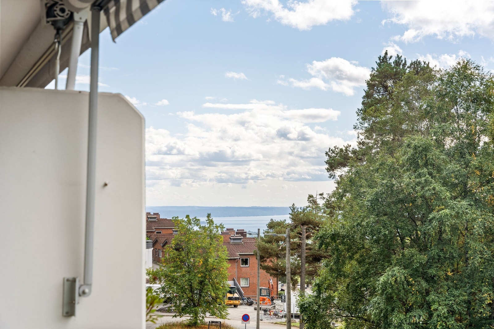 Her kan du nyte ettermiddags- og kveldssol samt utsikten mot Oslofjorden. Galleribilde