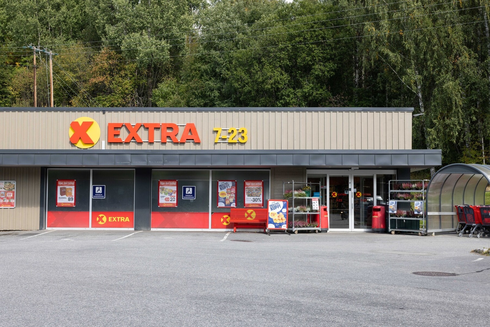 Nærbutikken Coop Extra ligger på vei til/fra E16 som er ca 5 minutters gange fra leiligheten Galleribilde