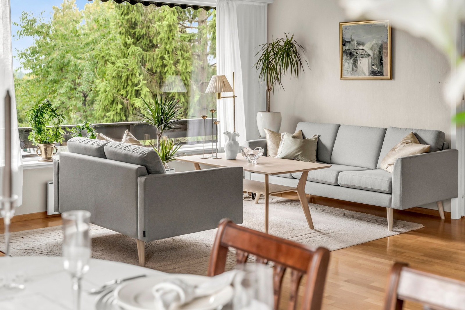Koselig sofakrok med utsikt Galleribilde