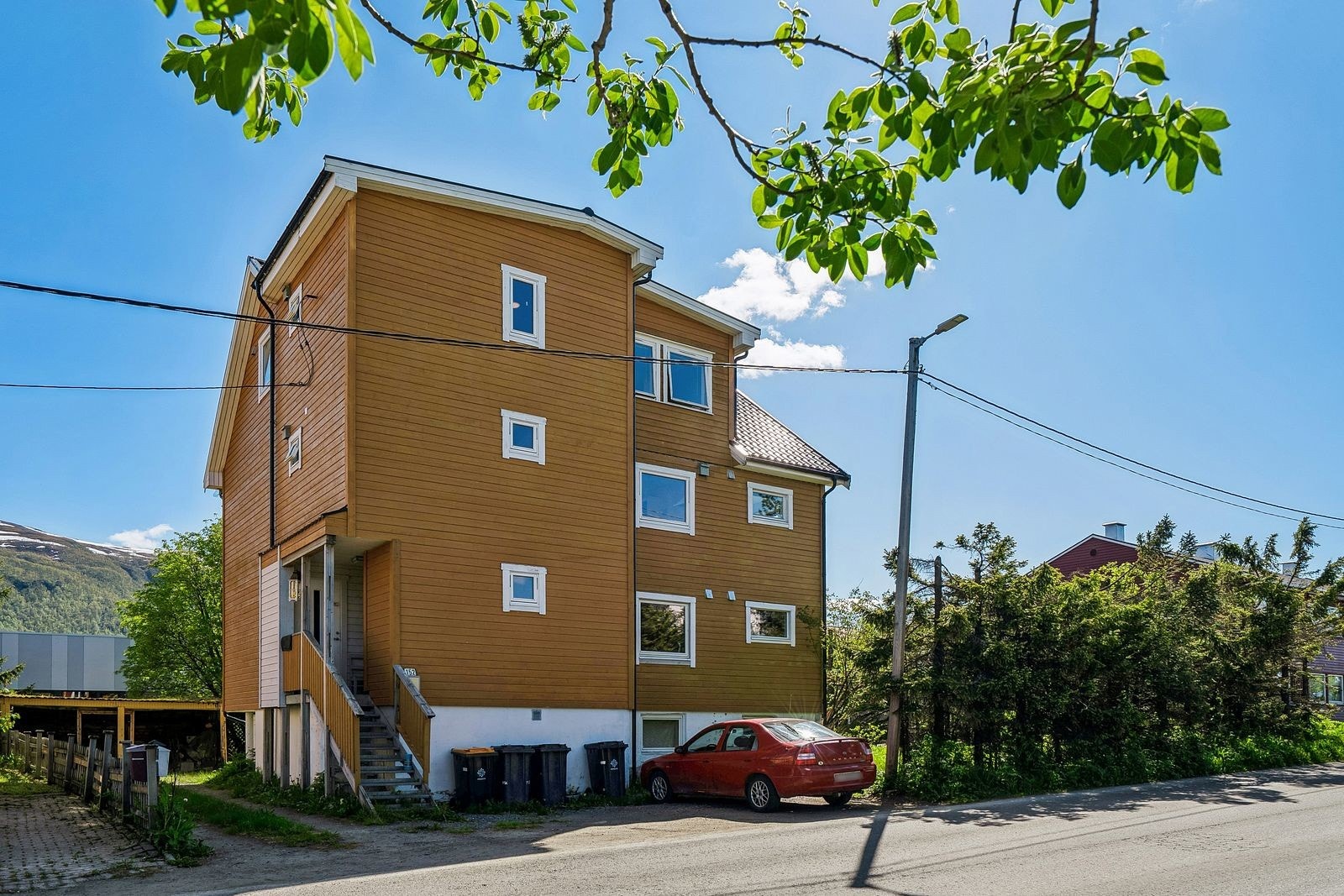 Leiligheten ligger i byggets 3. etasje.