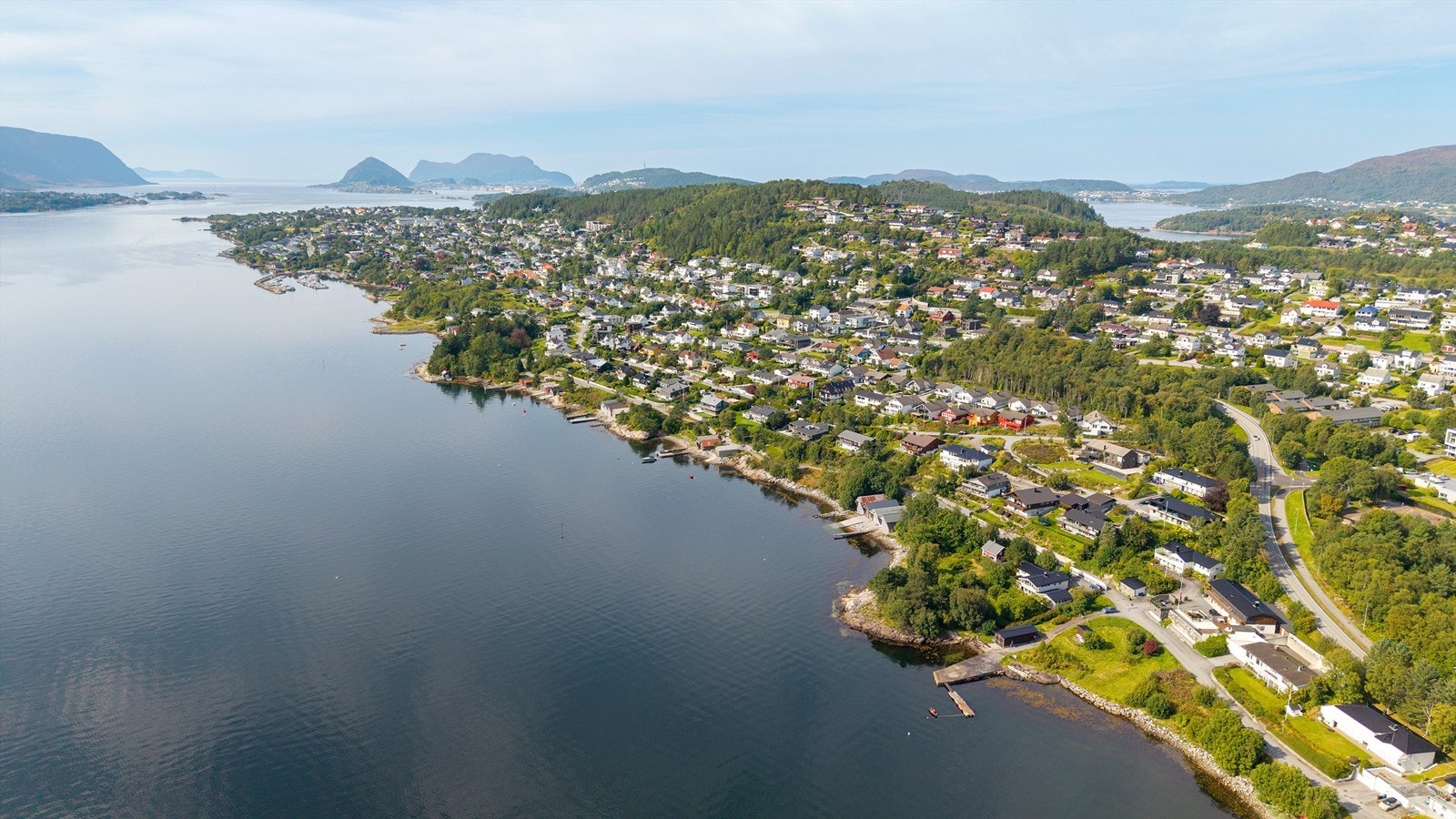 Oversiktsbilde som viser beliggenheten i forhold til Ålesund sentrum og omliggende områder. Galleribilde