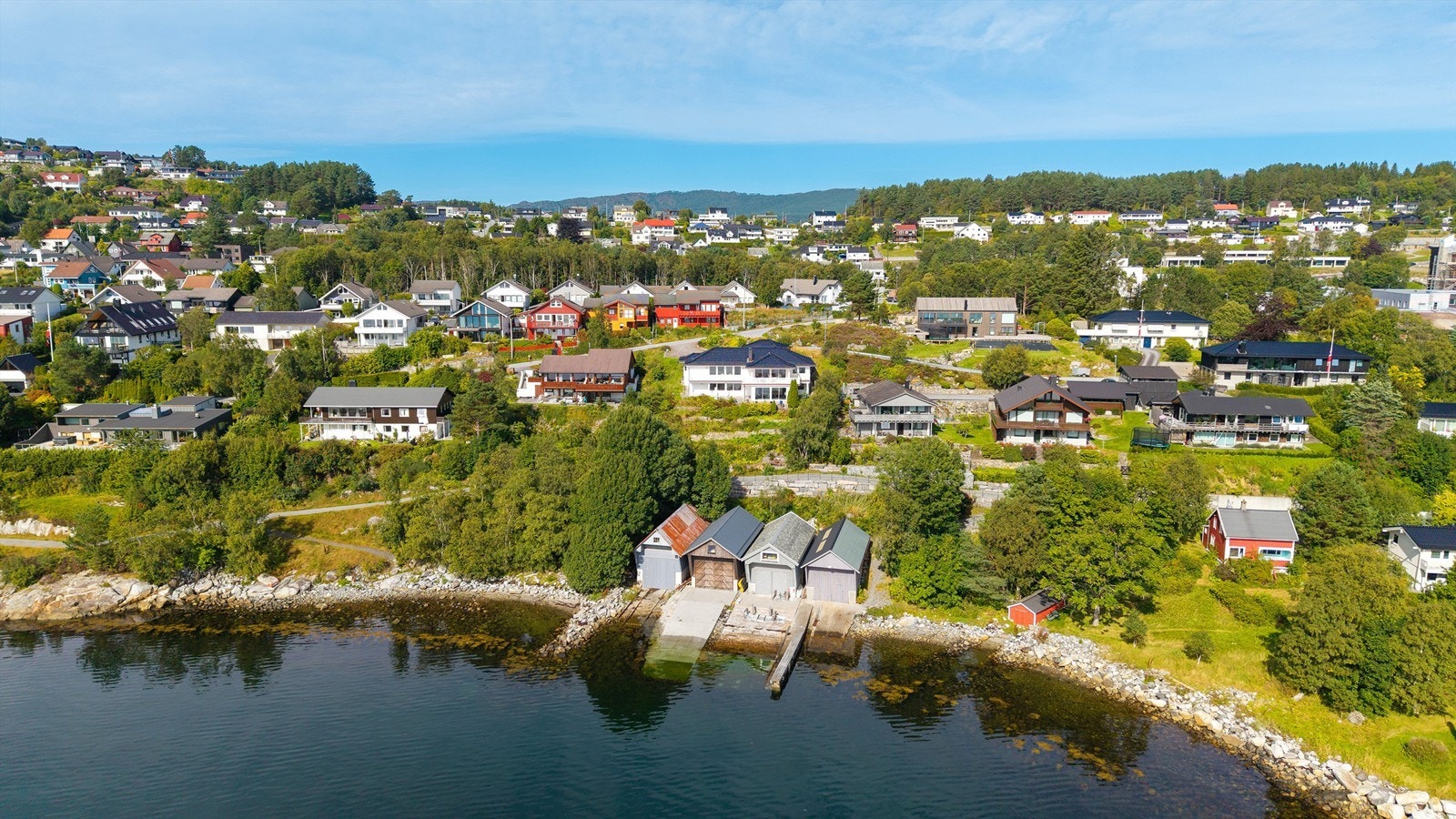 Området består hovedsakelig av frittliggende eneboliger. Galleribilde