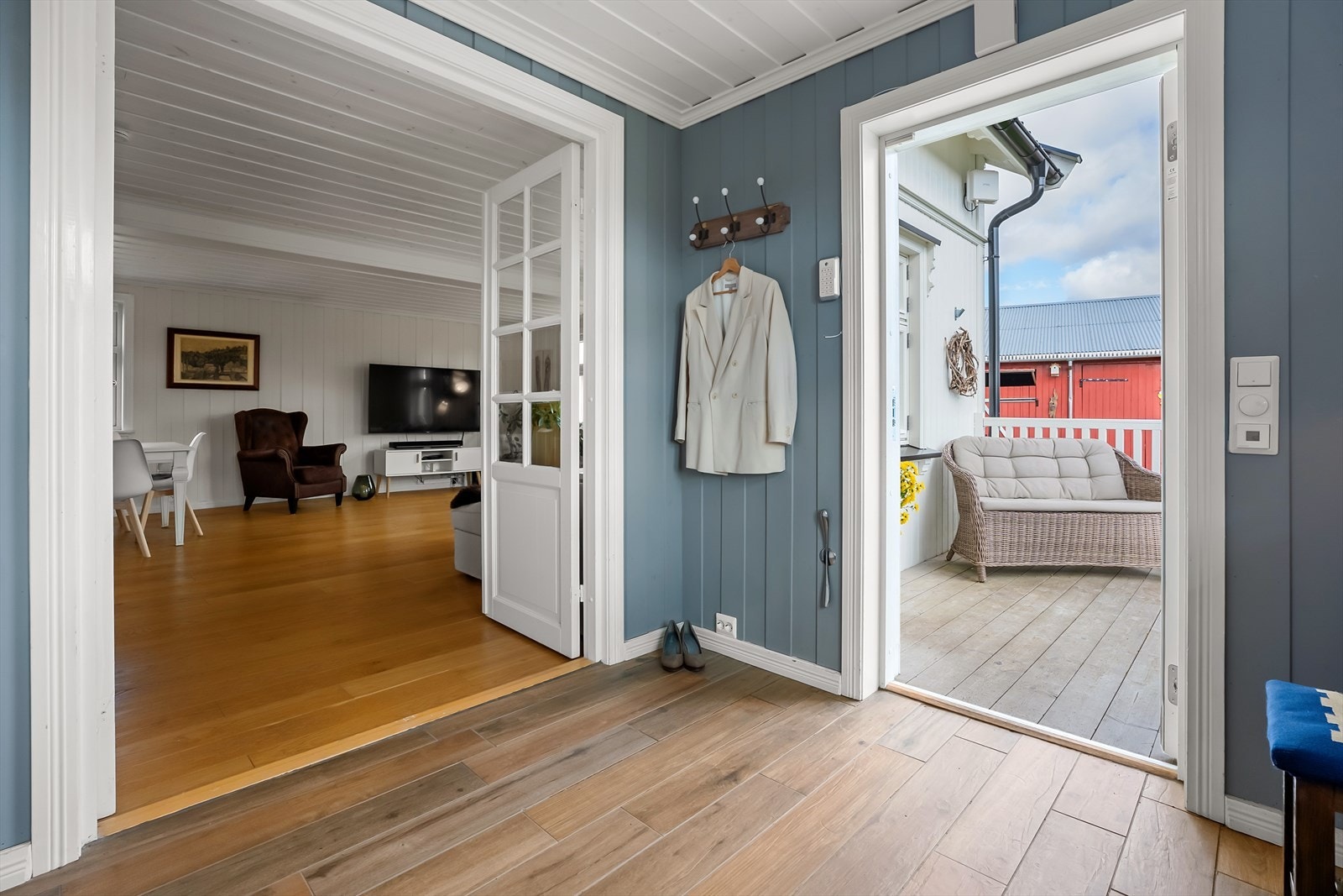 Entréen er en del av tilbygget fra 2014 og har gulvvarme. Galleribilde