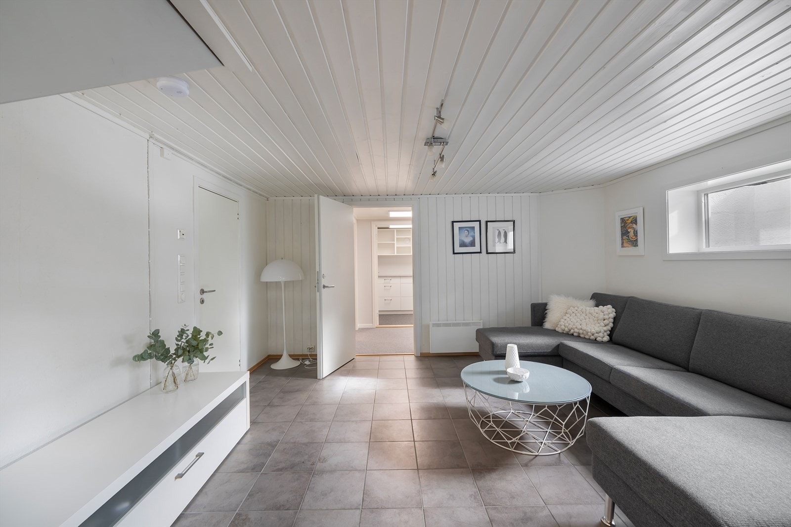 Lys og fin kjellerstue Galleribilde