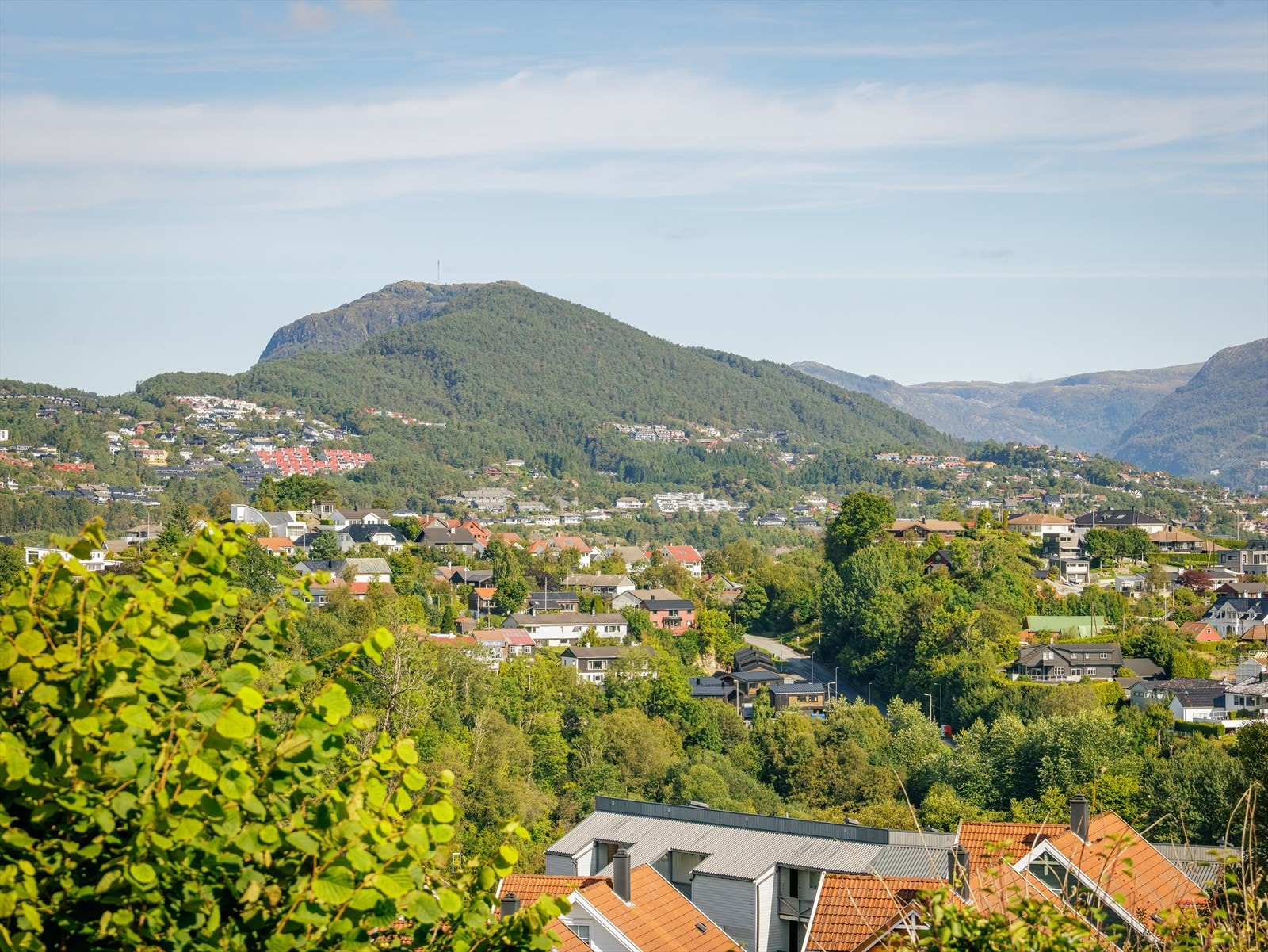 Nydelig utsikt fra eiendommen. Utsiktsbilde tatt fra eiendommen. Galleribilde