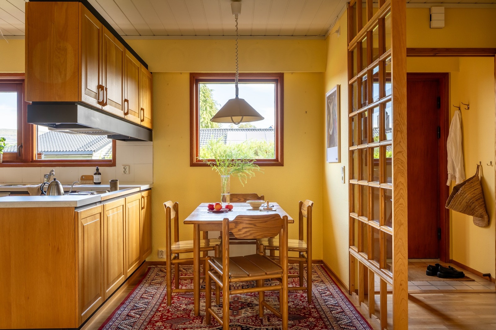 Dette er boligens spisekrok og gir en hyggelig ramme rundt måltidene. Galleribilde