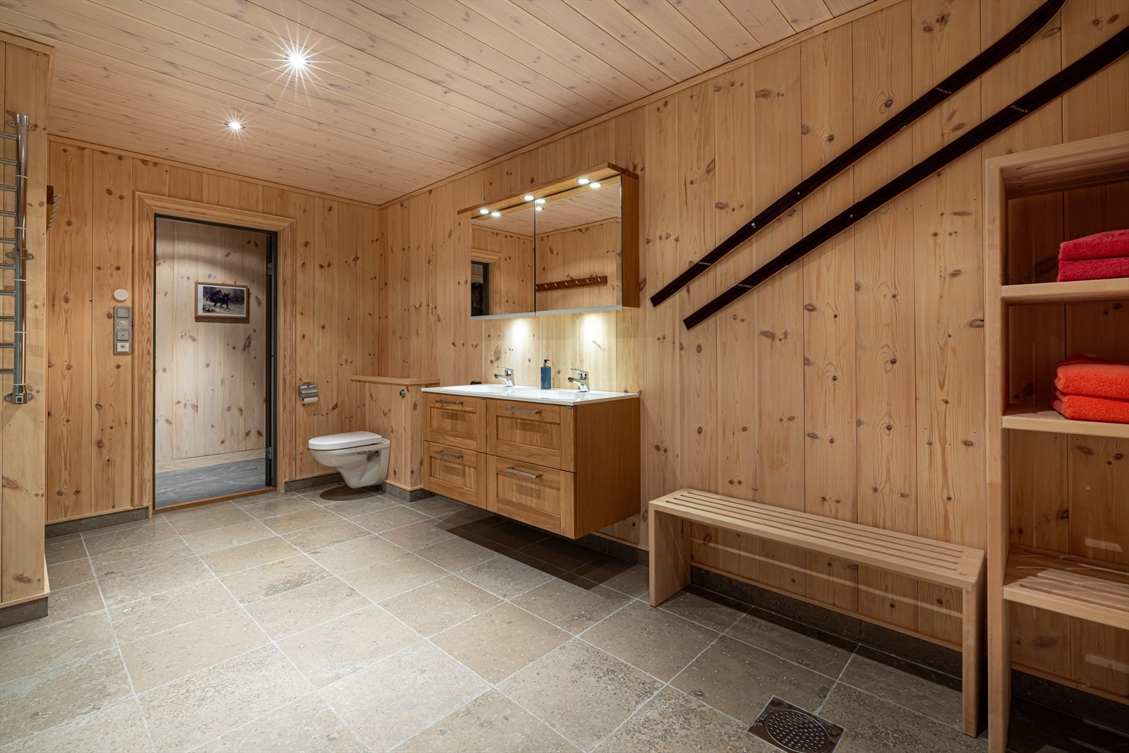 Romslig og delikat spa-bad. Galleribilde