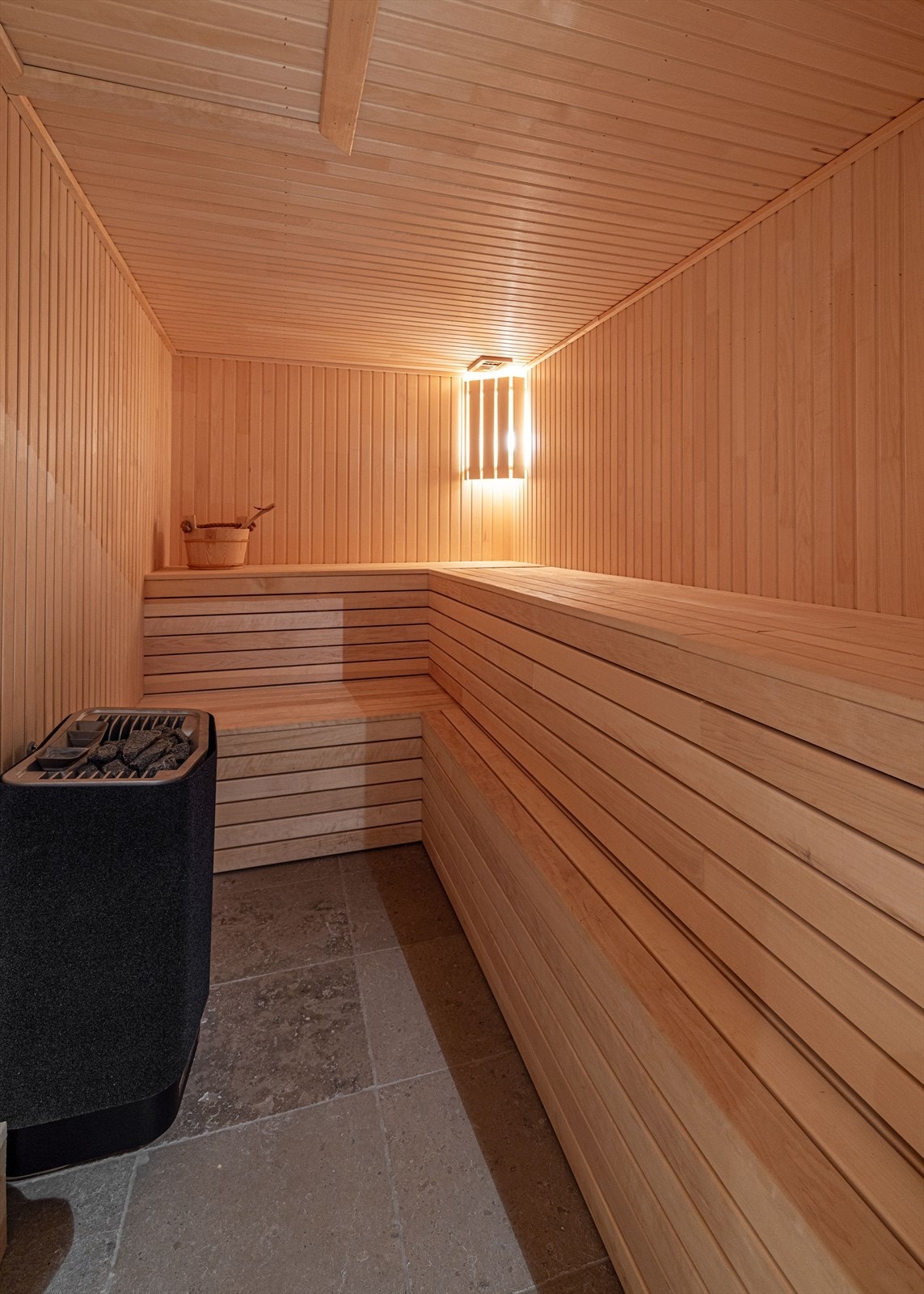 Stor badstue, perfekt for å slappe av etter fine dager på fjellet. Galleribilde