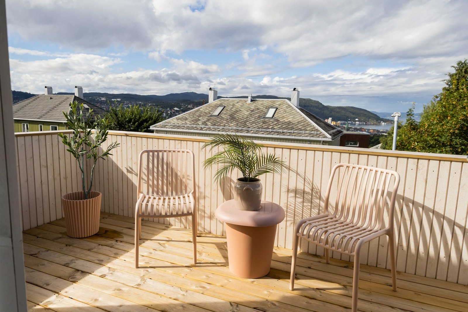 Fra stuen er utgang til veranda på 8m². Galleribilde