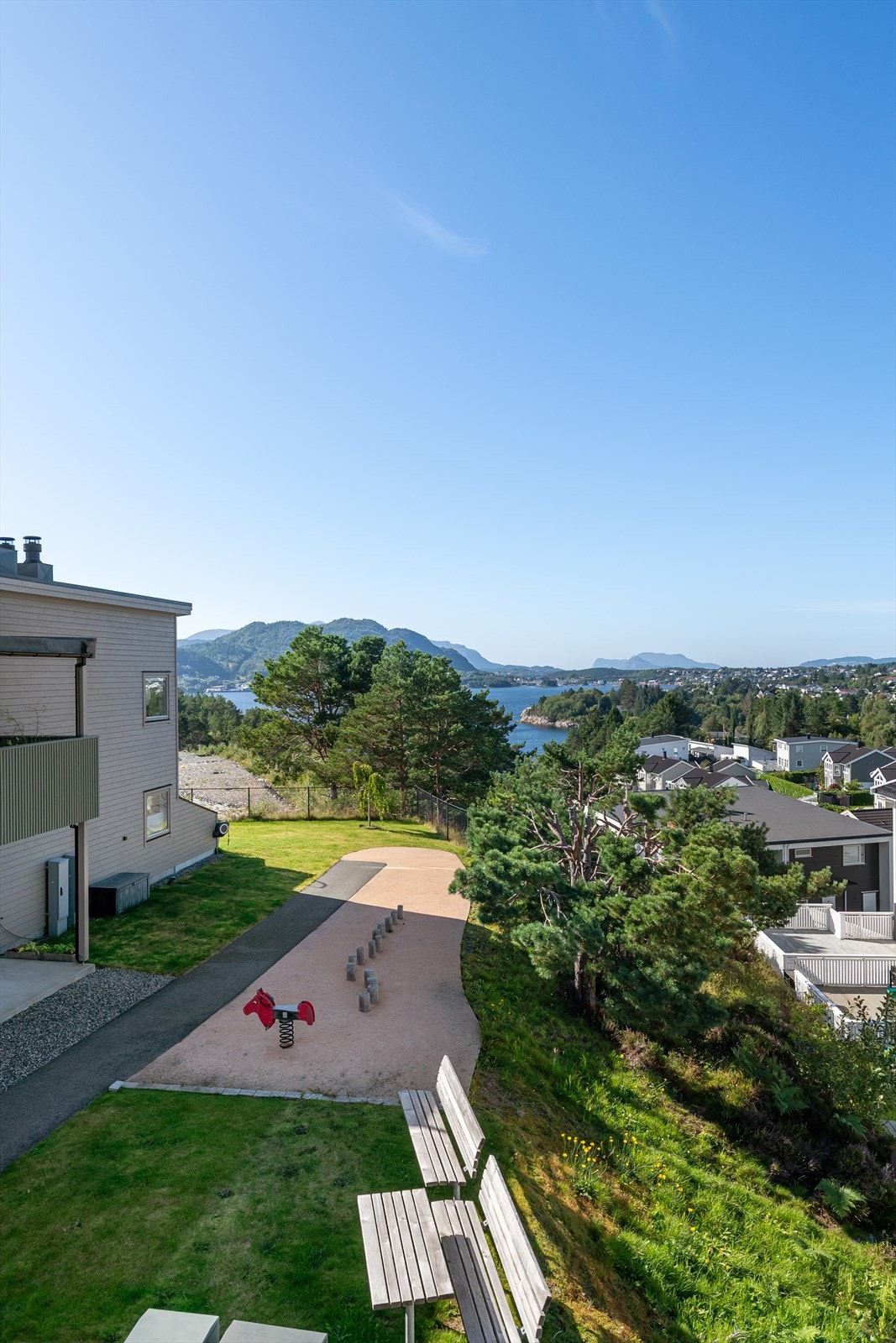 Utsikt over fellesområder og nærområdet. Galleribilde