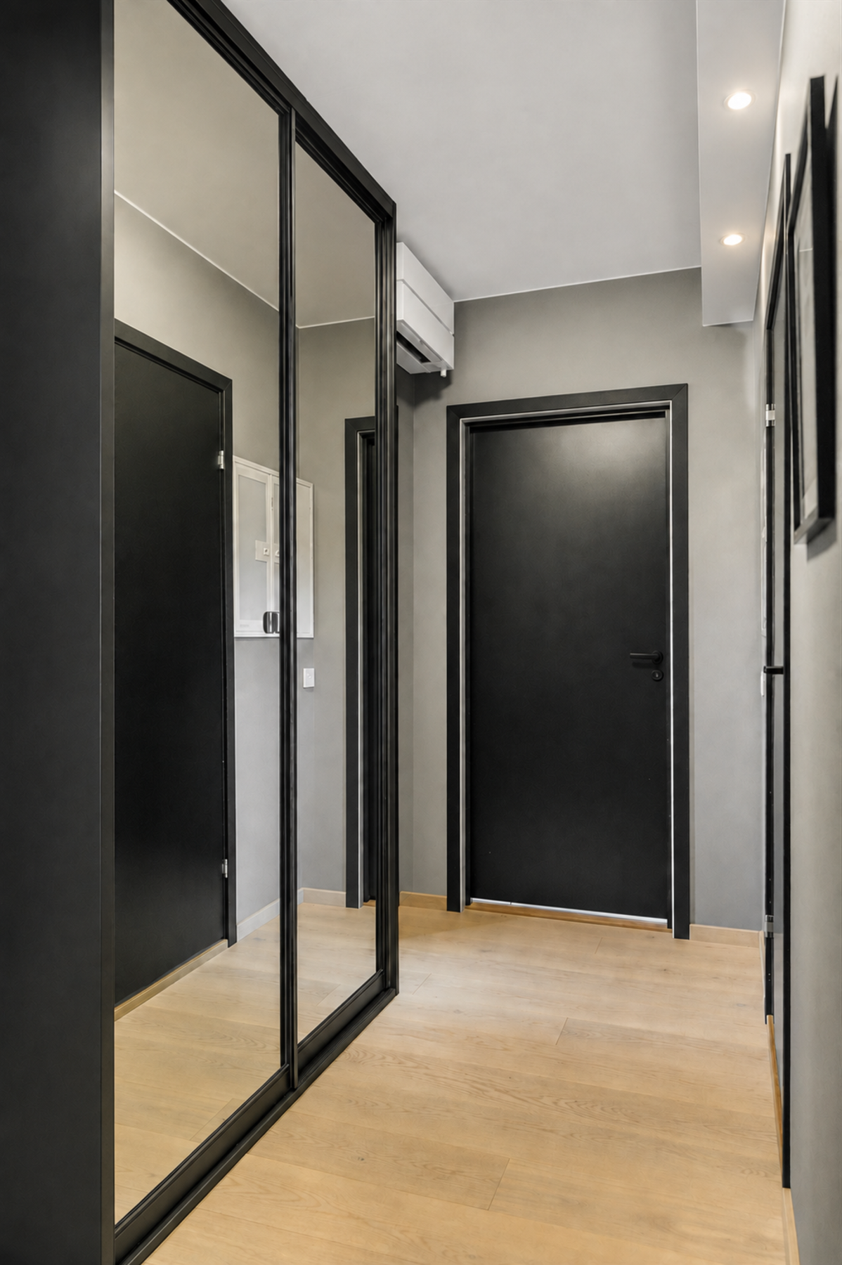 Velkommen inn i en stilren og innbydende entré Galleribilde