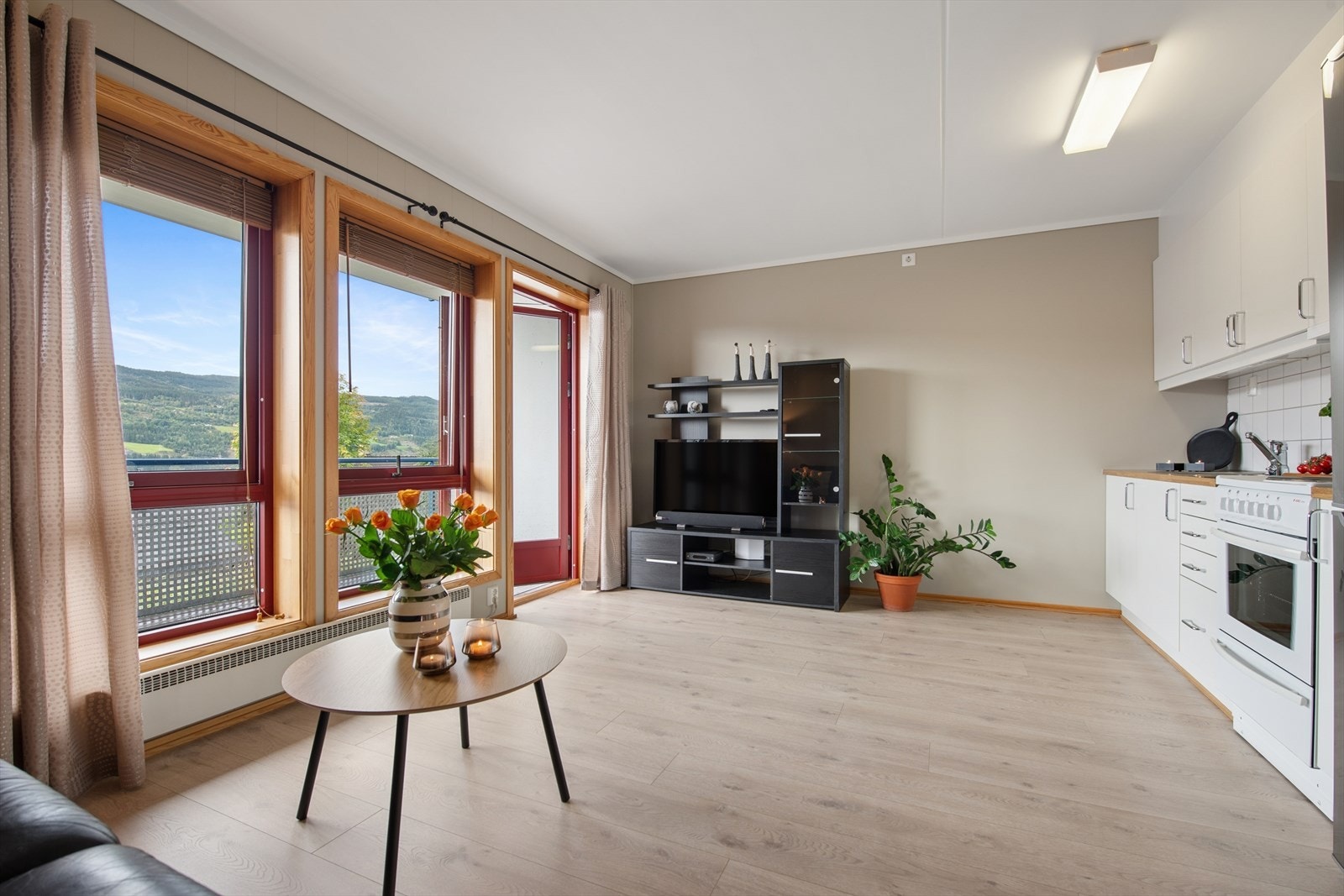 Lys og arealeffektiv 2-roms leilighet i Sannheim Borettslag II. Galleribilde