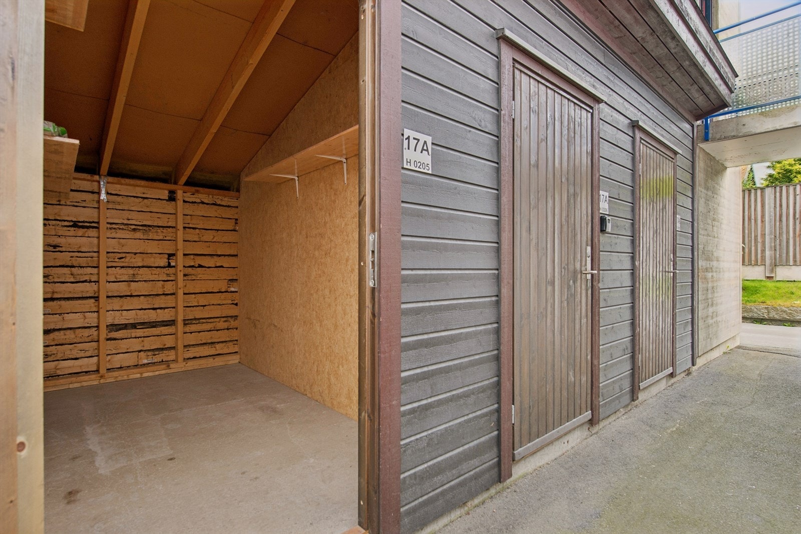Leiligheten disponerer en egen utvendig bod på 5 m² i felles bod-bygg. Galleribilde