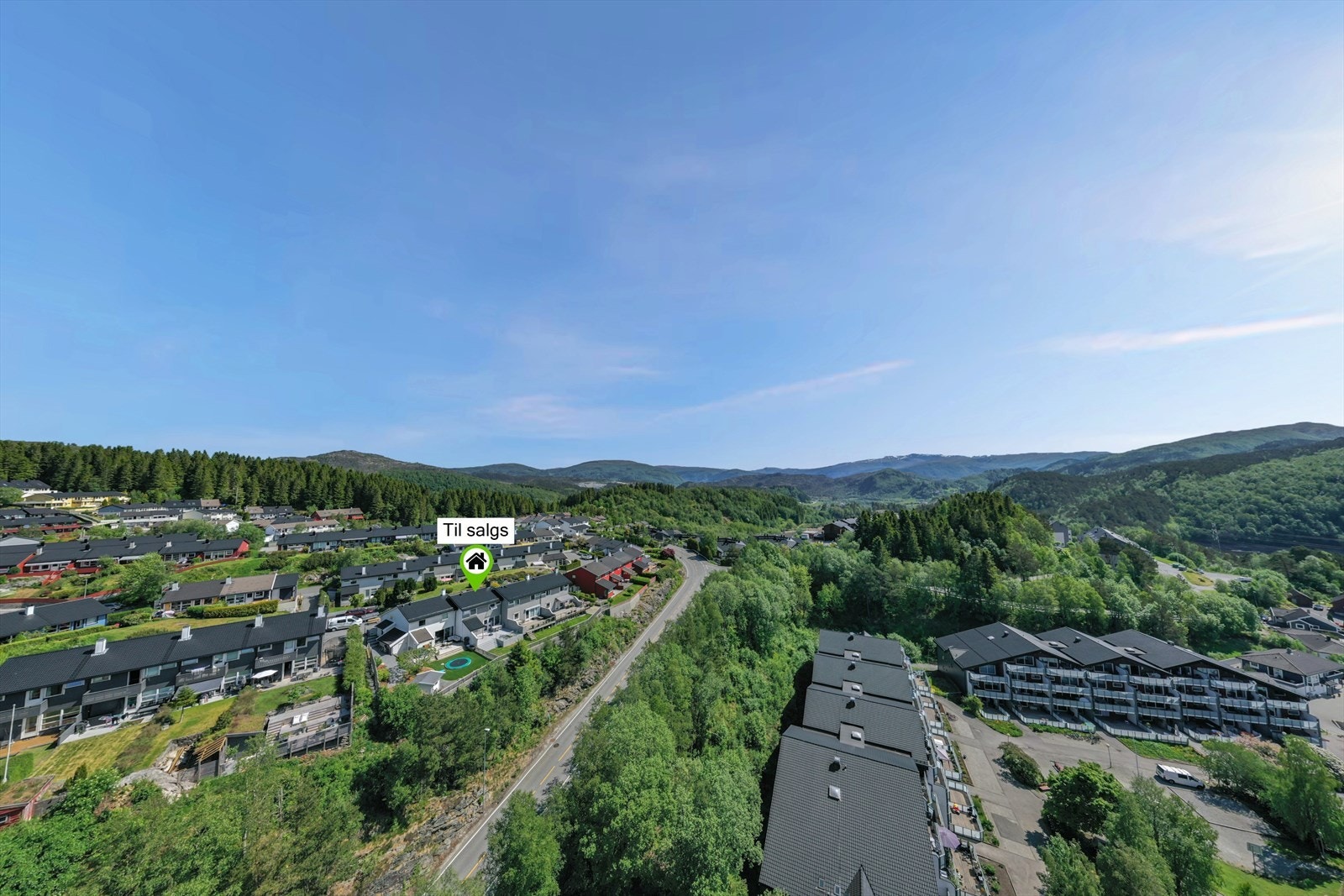 Eiendommen ligger i et barnevennlig nabolag med kort vei til Flaktveit skole. Galleribilde
