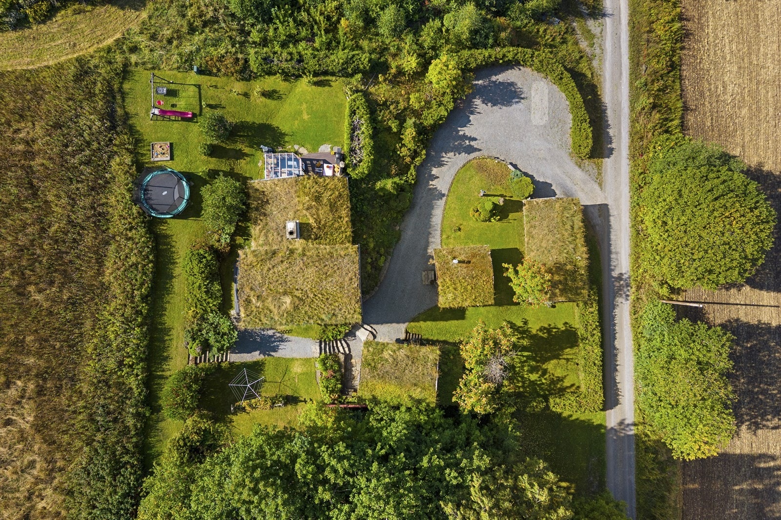 Oversiktsbilde over eiendommen. Galleribilde