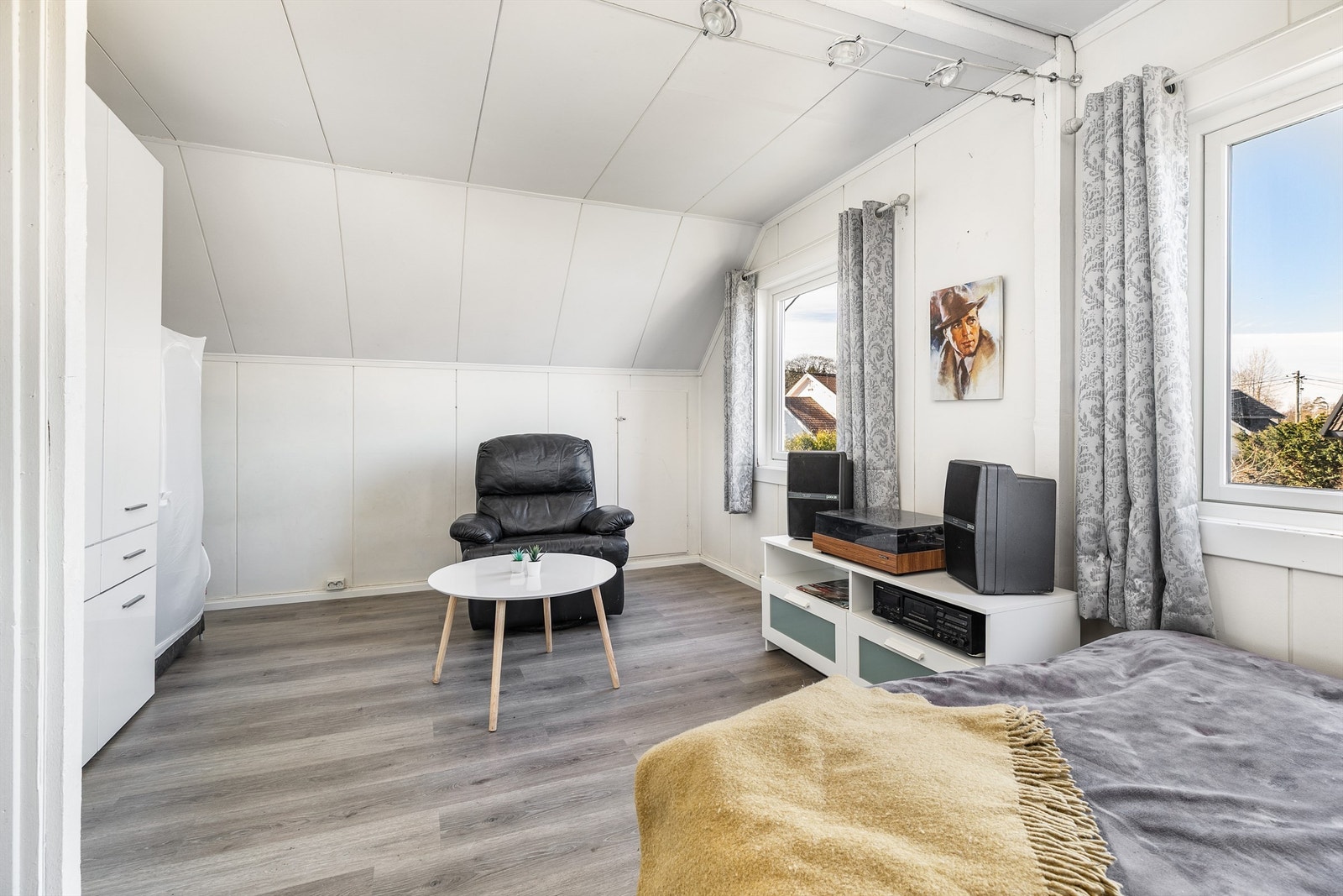 Soverom med ca. 18 kvm. gulvflate. Galleribilde