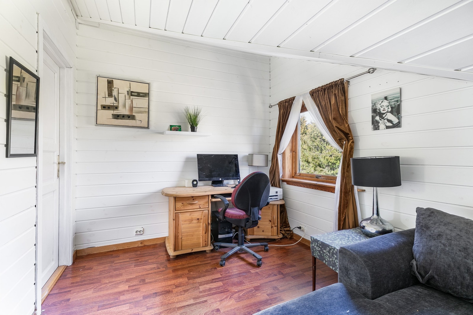 Soverom med over 10 kvm. gulvflate. Galleribilde